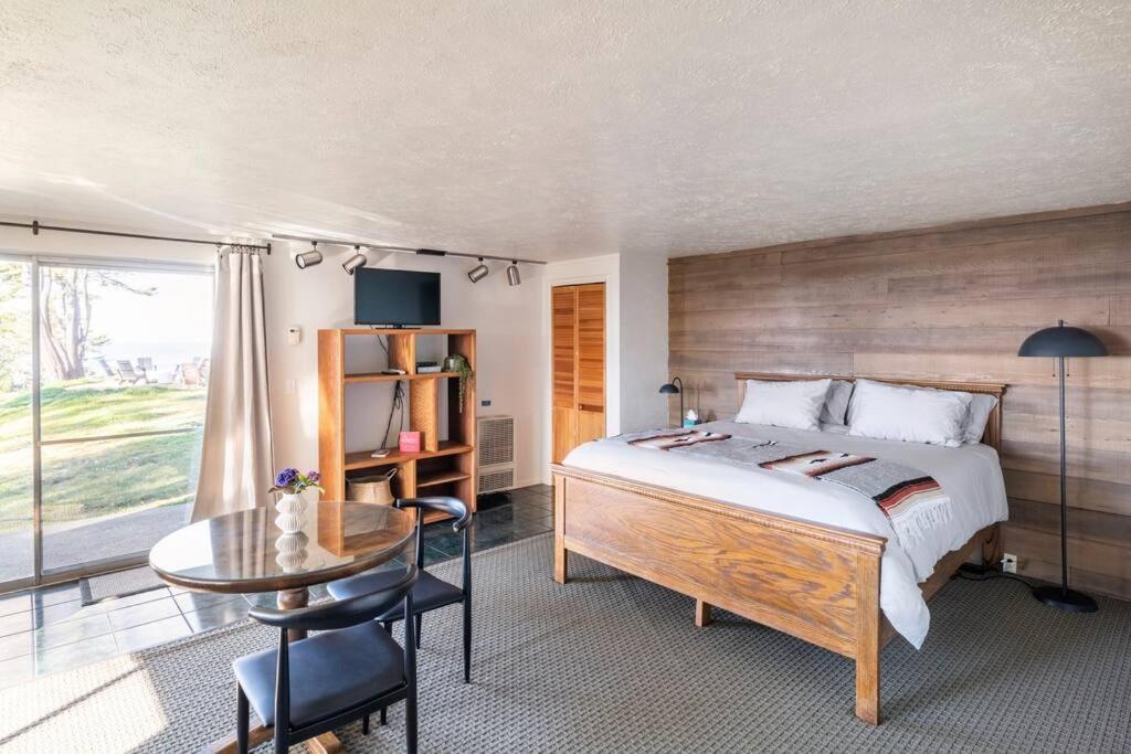 Driftwood Lodge ~ 5 Bedroom / 7 Bath ~ 30-Acre Private Estate On Hwy 1 ~ Hot Tub ~ Oceanview ~ Reunions & Retreats Walsh Landing Екстериор снимка