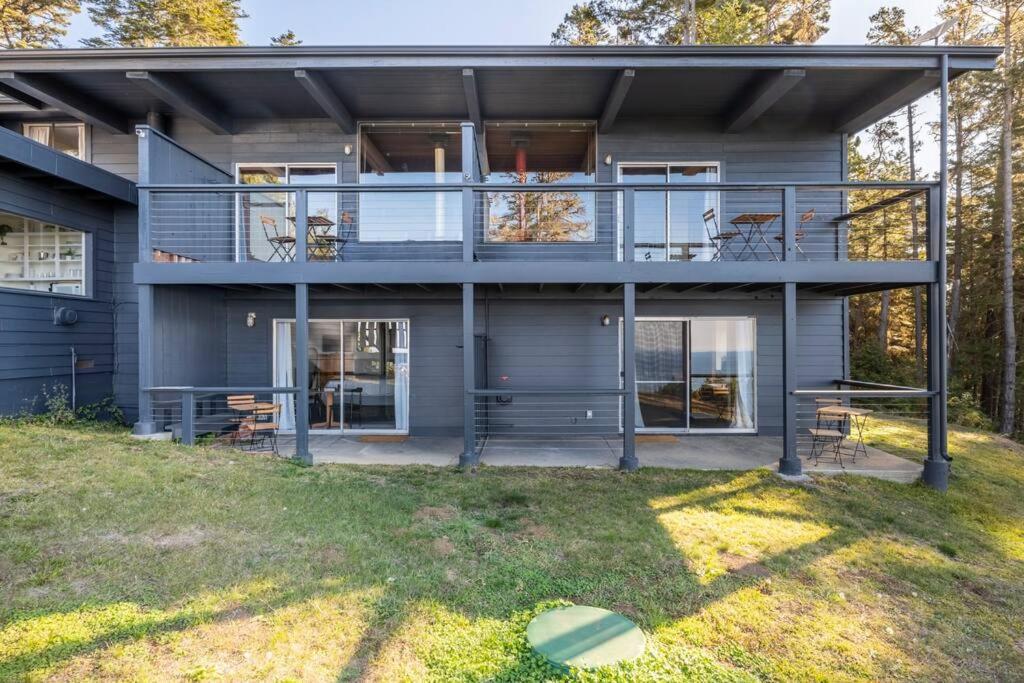 Driftwood Lodge ~ 5 Bedroom / 7 Bath ~ 30-Acre Private Estate On Hwy 1 ~ Hot Tub ~ Oceanview ~ Reunions & Retreats Walsh Landing Екстериор снимка