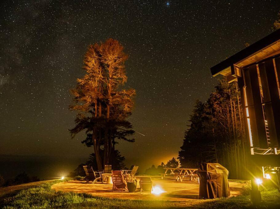 Driftwood Lodge ~ 5 Bedroom / 7 Bath ~ 30-Acre Private Estate On Hwy 1 ~ Hot Tub ~ Oceanview ~ Reunions & Retreats Walsh Landing Екстериор снимка
